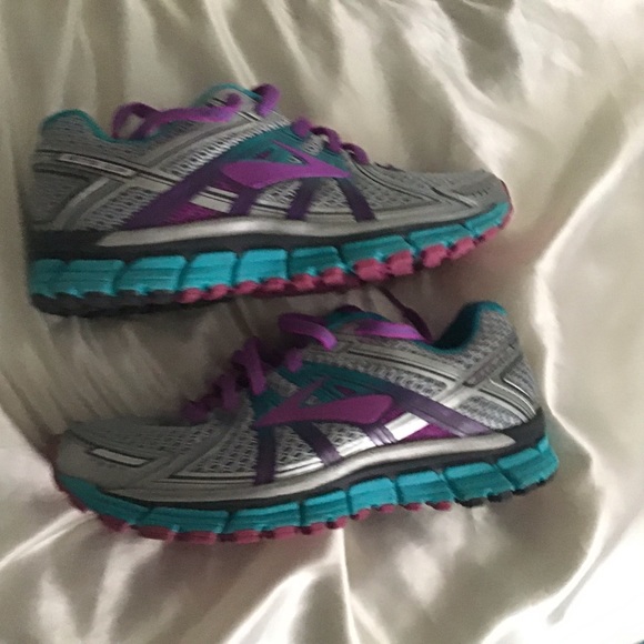 Brooks GTS 17 - Picture 2 of 8